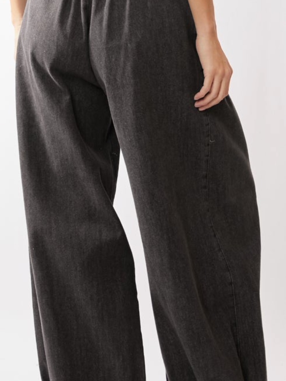 DAVI & DANI Black Washed Denim Wide-Leg Pants - Picture 14 of 16